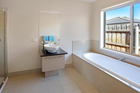 Toonalook Retreat Pet Friendly & Close To Town - Events Australia 3