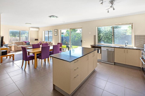Toonalook Retreat Pet Friendly & Close To Town - Events Australia 5