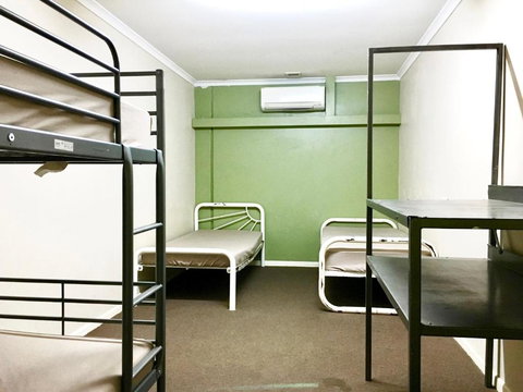 Bigfoot Backpackers - Events Australia 6