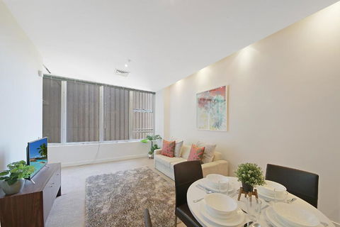 A Comfy & Central 2BR Apt Near Flinders Station - Events Australia 5
