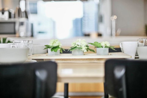 A Stylish 2BR CBD Apt With Beautiful City Views - Events Australia 2