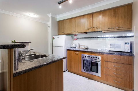 A Comfy 2BR Home Top Location FREE Parking - Events Australia 6