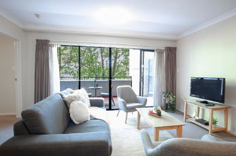 A Comfy 2BR Home Top Location FREE Parking - Events Australia 4