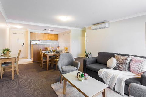 A Comfy 2BR Home Top Location FREE Parking - Events Australia 3