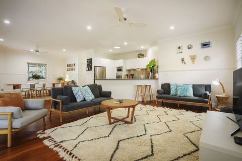 A Perfect Stay - Barefoot Lane - Events Australia 2