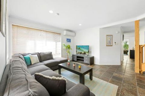 Breakers At Mudjimba Beach - Events Australia 1