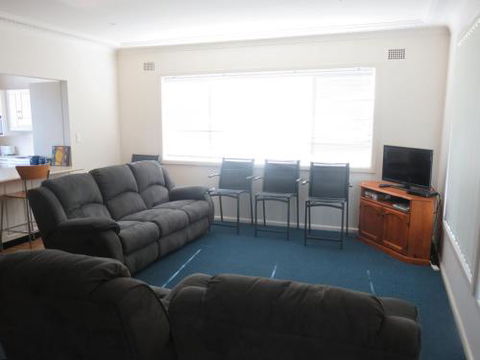 Cabenay 3 VIEWS ACROSS THE PARK - Events Australia 3