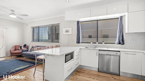 Yacaaba Beautiful Waterfront Location - Tourism Bookings 6