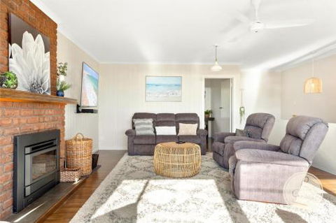 TASSIE SEASIDE SERENITY LAbode Accommodation - Events Australia 6