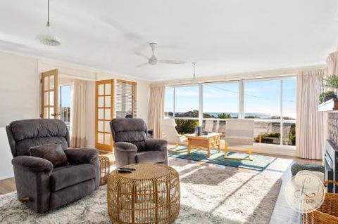 TASSIE SEASIDE SERENITY LAbode Accommodation - Events Australia 0