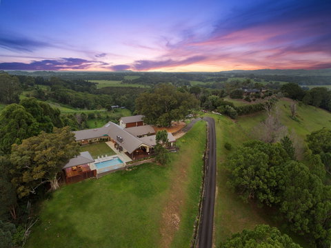 A PERFECT STAY Serene Myocum - Events Australia 1