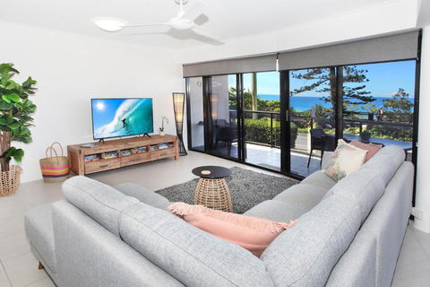 Unit 1 Phoenix Apartments Coolum Beach - Events Australia 5