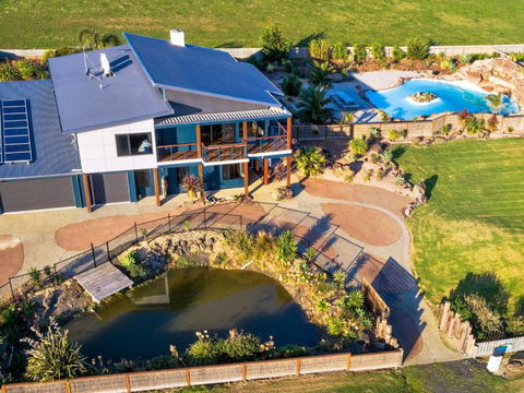 The Islander - Accommodation Europe 4