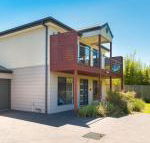 Beachside Villa Cowes