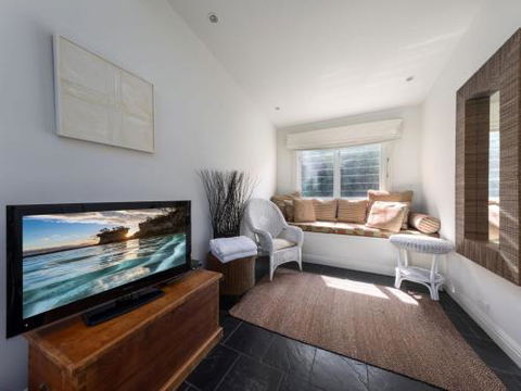 THE BEACH HOUSE Gerroa 4pm Check Out Sundays - Events Australia 2