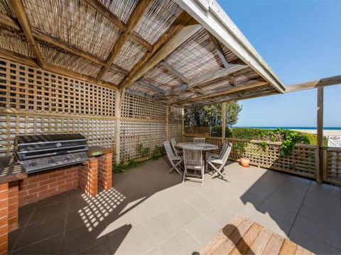 THE BEACH HOUSE Gerroa 4pm Check Out Sundays - Events Australia 1