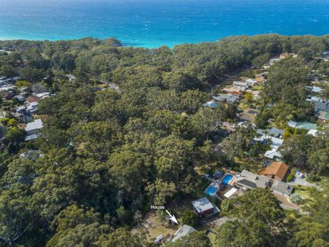 Seascape At Blenheim Beach 4pm Check Out Sundays - Events Australia 4