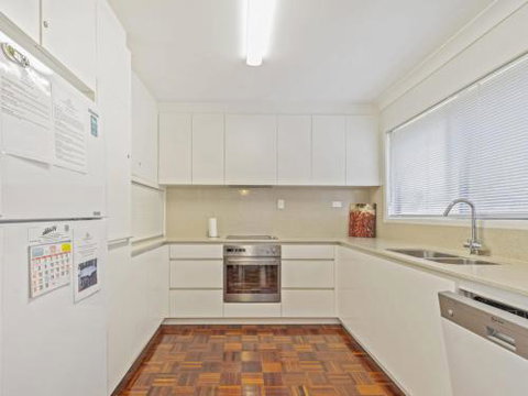 Seascape At Blenheim Beach 4pm Check Out Sundays - Events Australia 3