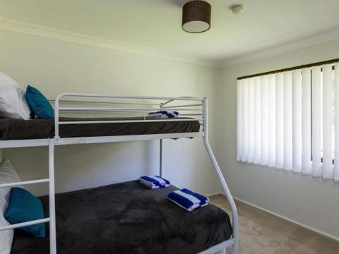 Seascape At Blenheim Beach 4pm Check Out Sundays - Events Australia 2