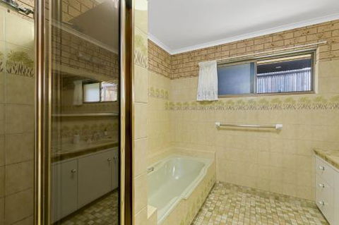 Kingfisher - Tourism Bookings 3