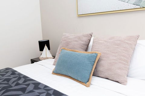 Enjoy Penthouse Living In The CBD - Events Australia 1