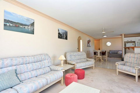 Enjoy Sunsets & Waterviews From Your Private Balcony - Accommodation Europe 3