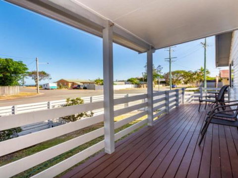 Dog Lovers Retreat Beachmere - Events Australia 1