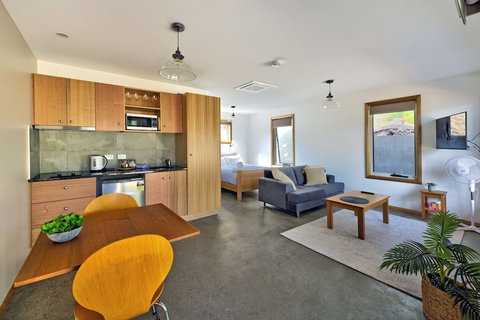 Freycinet Stone Studio 8 - Events Australia 3