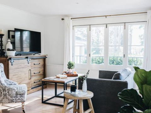 KIRRIEMUIR Burradoo Southern Highlands 4pm Check Out Sunday - Events Australia 2