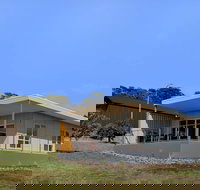 Archella 2 - Beautifully appointed close to golf course  play ground - Events Australia