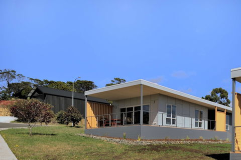 Archella 2 - Beautifully Appointed, Close To Golf Course & Play Ground - Events Australia 0