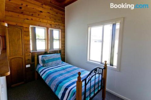 Cottage On River - Tourism Bookings 6