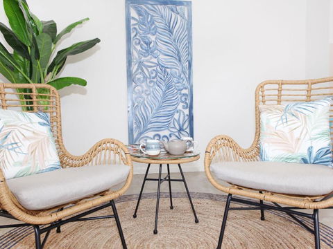 April 19 4 Bedroom Home On Canal With Pool Pontoon Aircon & WiFi! - Events Australia 1