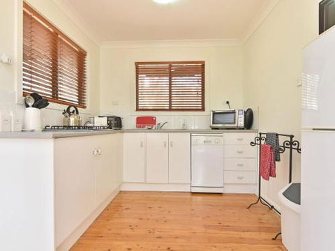 Olive Grove Villa 3 Suite With Large Bath - Events Australia 5