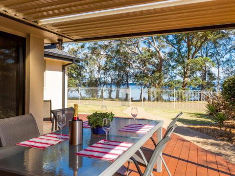 Loralyn In Sanctuary Point 4pm Check Out Sundays - Events Australia 0