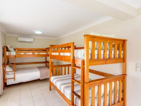 Loralyn In Sanctuary Point 4pm Check Out Sundays - Events Australia 5