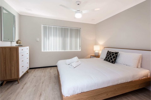 Bright 1BR Apartment Close To Foreshore & Cbd - Events Australia 0