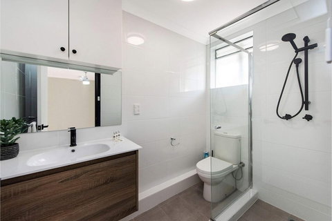 Bright 1BR Apartment Close To Foreshore & Cbd - Events Australia 3