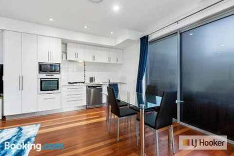 HIGH TIDES On ELLISTON - Events Australia 3