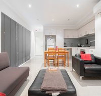 Conveniently Located Luxury Home 10 Mins from CBD - Events Australia