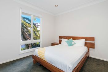 Spacious 4 Bedroom House The Hill - Events Australia 4