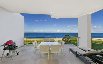 Nautilus Beachfront Apartment 12 - Events Australia 6