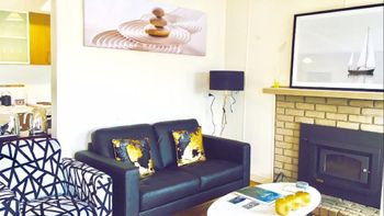 Linda Cottage Port Huon - Events Australia 1