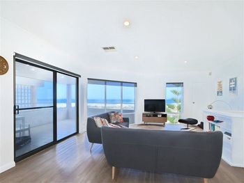 Silver Lining - Accommodation Europe 6