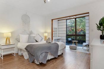 Coolangatta Beachside Villas - Events Australia 0