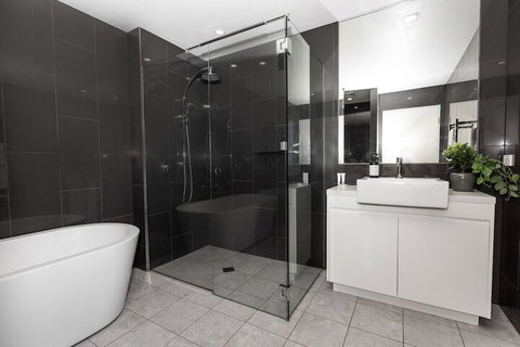 Trendy Self Contained City Apartment - Events Australia 5