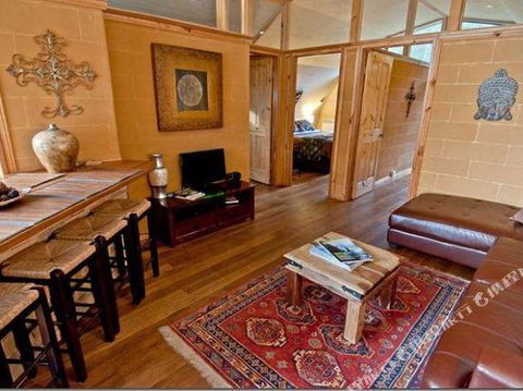 Bruny Island Accommodation 43 Degrees Beachside Studio Spa Apartments (1) - Accommodation Europe 2