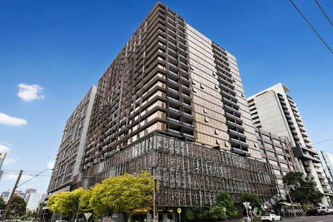 Near CBD / Cozy & Quite / BayView / Top Floor22 - Events Australia 0