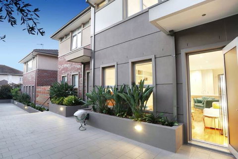 Kew Luxurious Townhouse - Events Australia 0