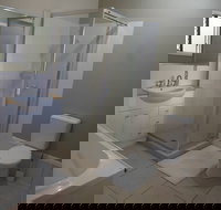 Queen Room With Airport Transfers Or Car Rental - Events Australia